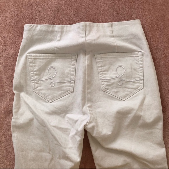 Lilly Pulitzer - Picture 2 of 9